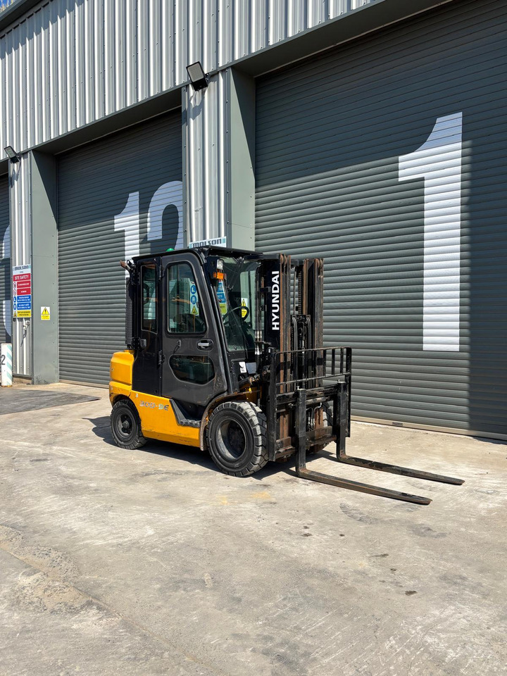 Chariot télescopique Hyundai 30D-9E: photos 7