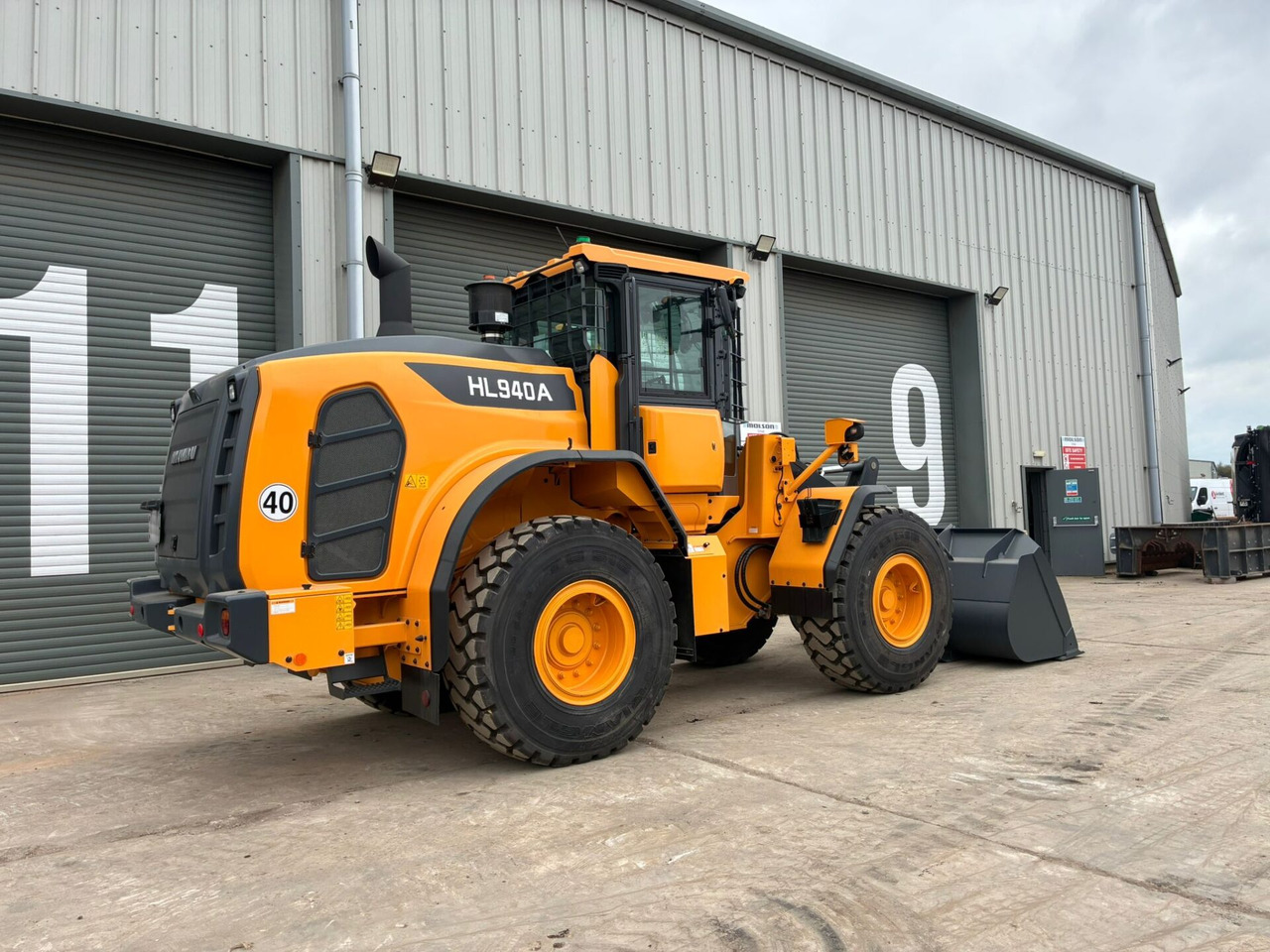 Hyundai HL940A - Chargeuse sur pneus: photos 5 Hyundai HL940A - Chargeuse sur pneus: photos 5