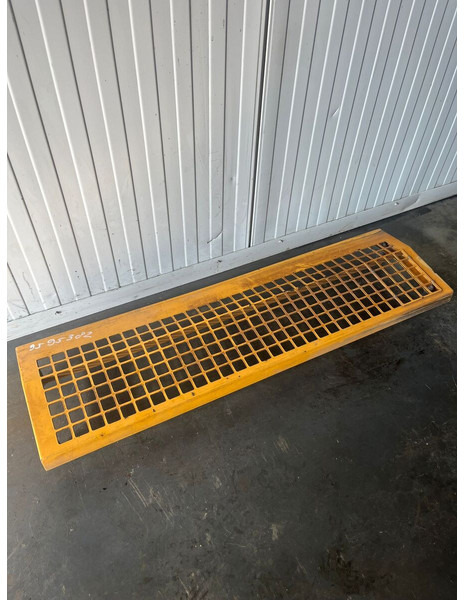 Liebherr A904 Li/A904C Li/R904/R904C - Pare-chocs: photos 1 Liebherr A904 Li/A904C Li/R904/R904C - Pare-chocs: photos 1