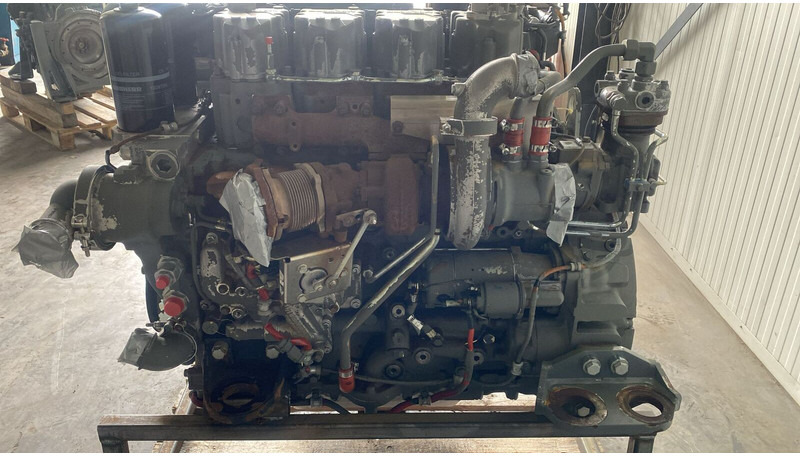 Liebherr D934 A7-04 - Moteur: photos 1 Liebherr D934 A7-04 - Moteur: photos 1