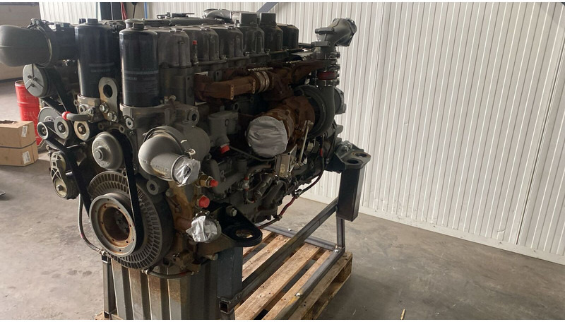 Liebherr D936 A7-04 - Moteur: photos 4 Liebherr D936 A7-04 - Moteur: photos 4