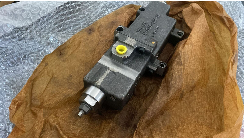 Liebherr SL - SD (D) - Pièces de rechange: photos 2 Liebherr SL - SD (D) - Pièces de rechange: photos 2