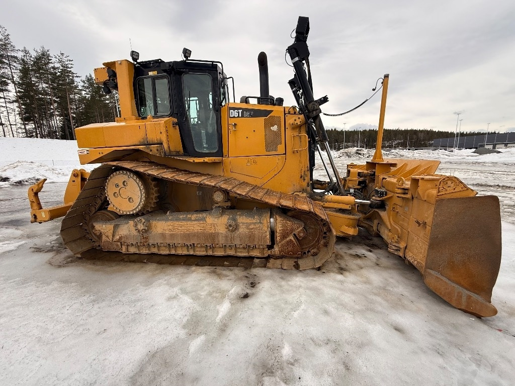 CAT D 6 T LGP - Bulldozer: photos 2 CAT D 6 T LGP - Bulldozer: photos 2