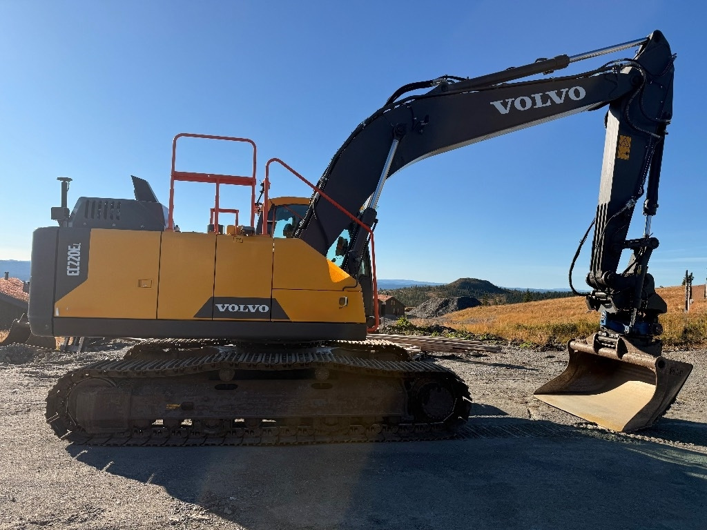 Volvo EC220EL  - Pelle sur chenille: photos 1 Volvo EC220EL  - Pelle sur chenille: photos 1