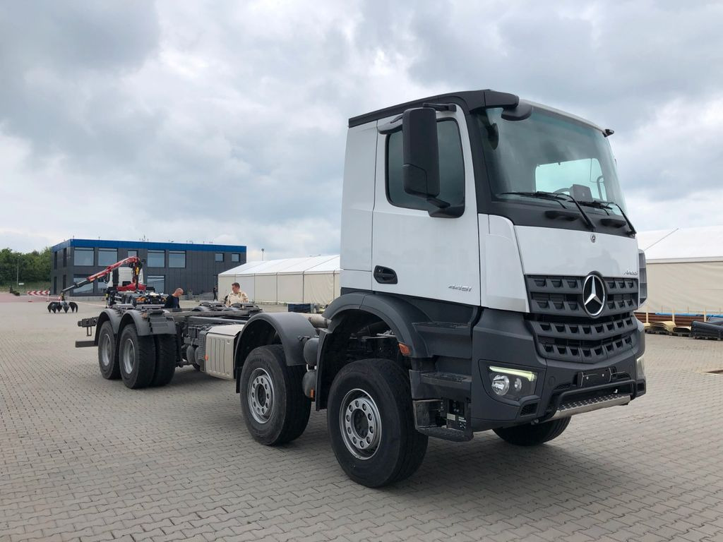 Mercedes-Benz AROCS 4451 - Châssis cabine: photos 1 Mercedes-Benz AROCS 4451 - Châssis cabine: photos 1