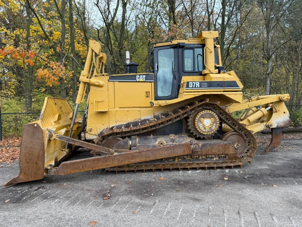 CAT D7R XR CE / LOW HOURS / TOP CONDITION - Bulldozer: photos 2 CAT D7R XR CE / LOW HOURS / TOP CONDITION - Bulldozer: photos 2