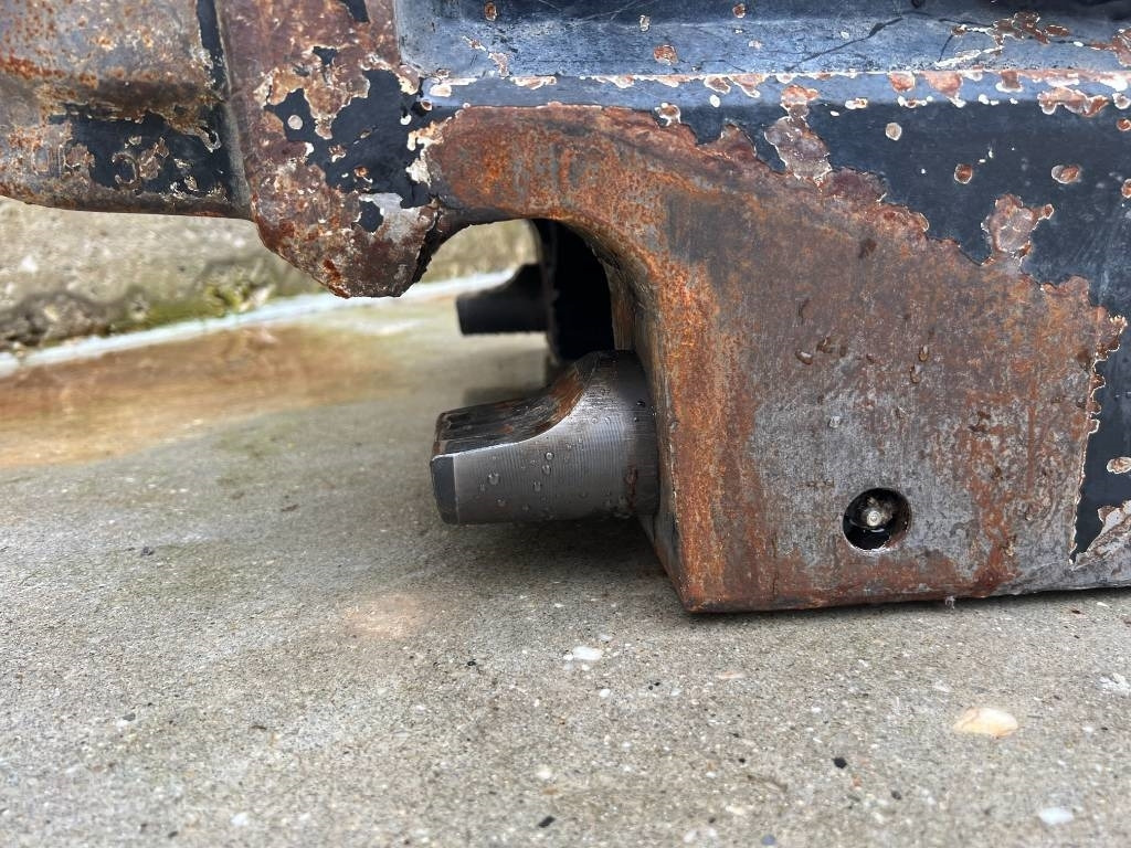Attache rapide pour Engins de chantier OilQuick OQ70/55: photos 6