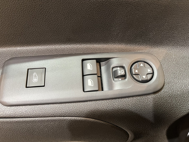 Toyota PROACE CITY Electric Live 50 kWh / 100% elektrisch !! / CCS Snellader / Airco / Cruise Control / CarPlay / Navigatie / Camera / 6.200 KM !! Z.G.A.N. / BPM VRIJ !! en leasing occasion Toyota PROACE CITY Electric Live 50 kWh / 100% elektrisch !! / CCS Snellader / Airco / Cruise Control / CarPlay / Navigatie / Camera / 6.200 KM !! Z.G.A.N. / BPM VRIJ !!: photos 13