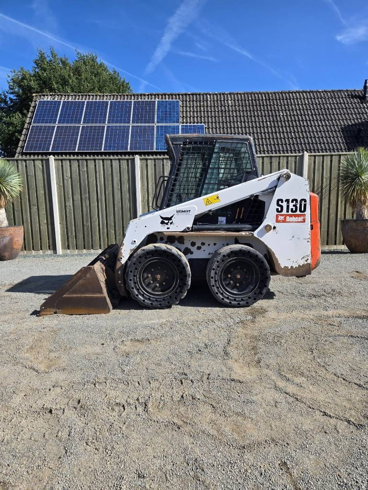 Bobcat S 130  - Mini chargeuse: photos 1 Bobcat S 130  - Mini chargeuse: photos 1