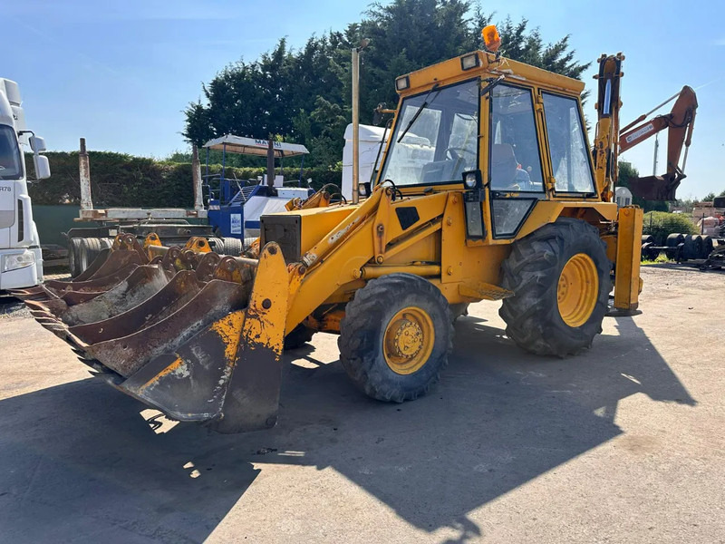 JCB 3CX 4x4 - Tractopelle: photos 1 JCB 3CX 4x4 - Tractopelle: photos 1