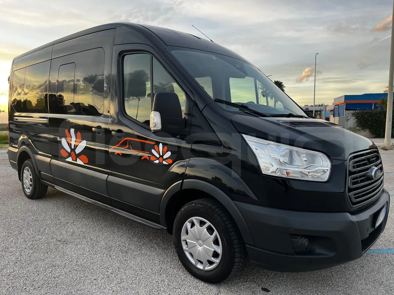 Ford Transit - Minibus, Transport de personnes: photos 1 Ford Transit - Minibus, Transport de personnes: photos 1