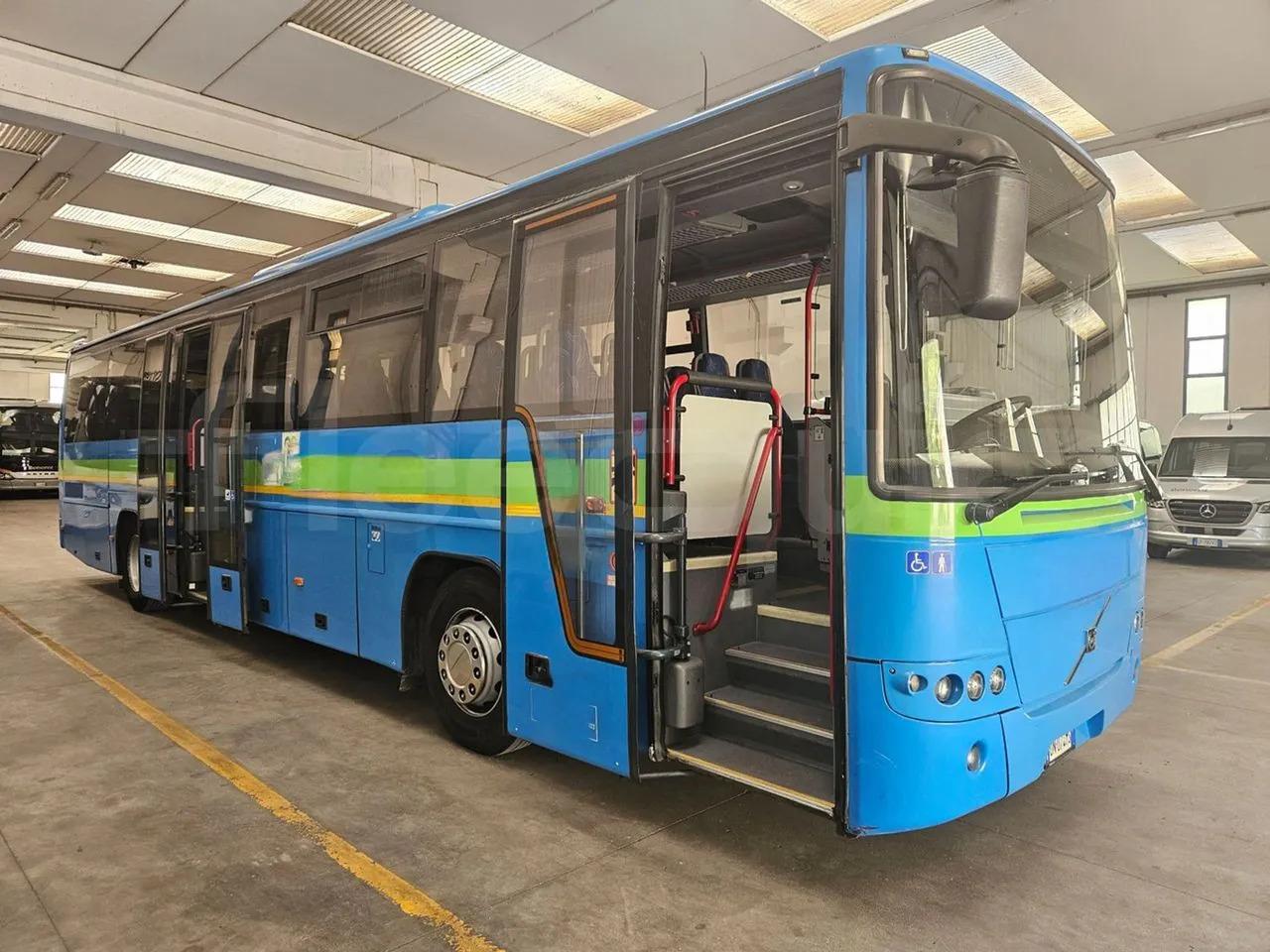 Bus interurbain Volvo 8700B12B: photos 12