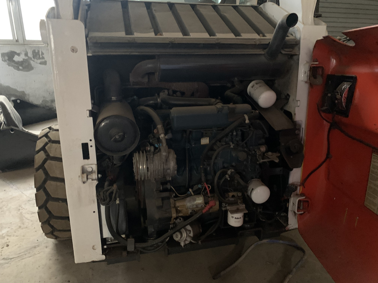 Mini chargeuse BOBCAT S185: photos 10 Mini chargeuse BOBCAT S185: photos 10