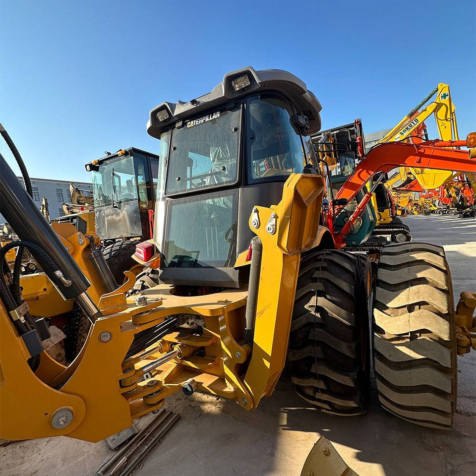 CATERPILLAR 420F - Tractopelle: photos 5 CATERPILLAR 420F - Tractopelle: photos 5