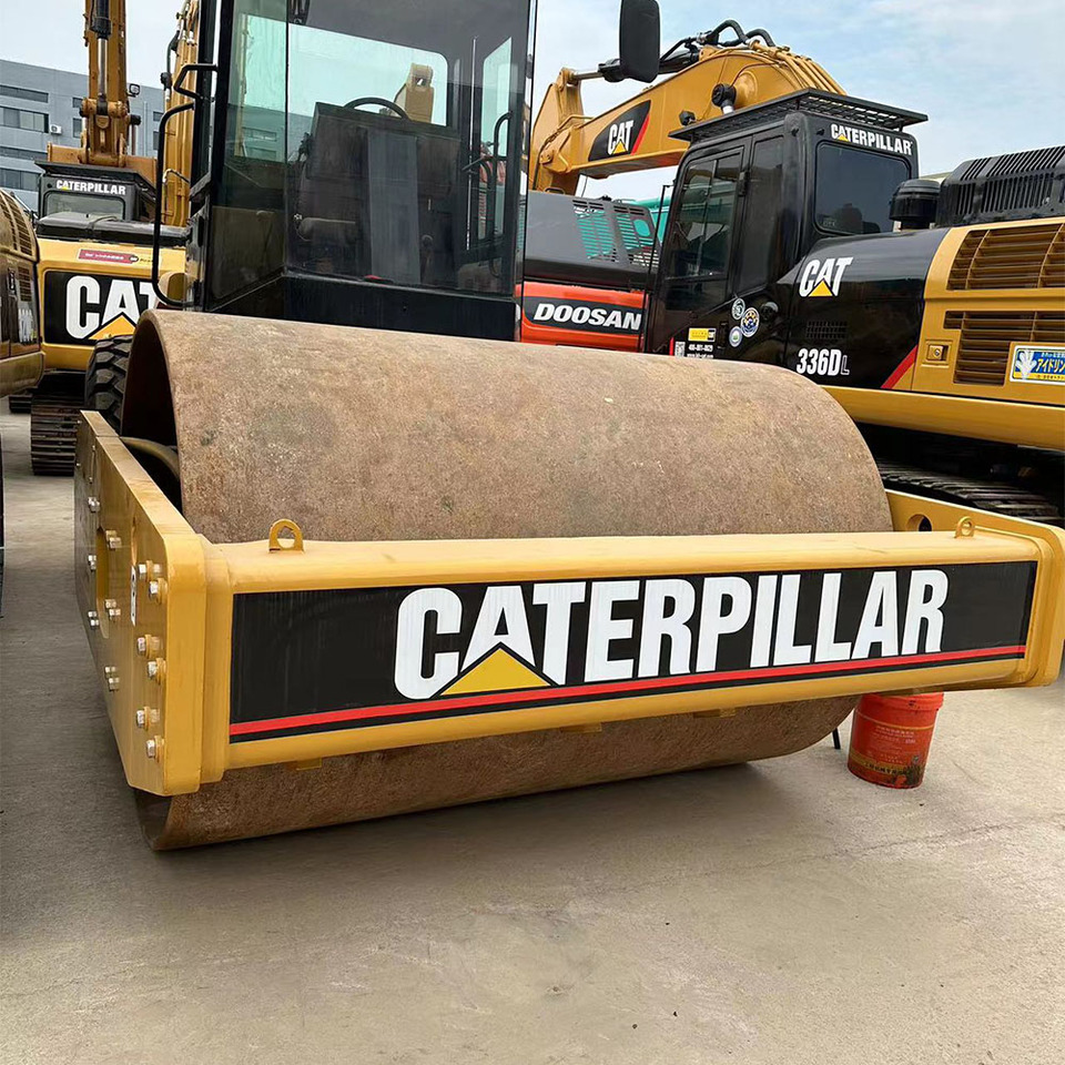 CATERPILLAR CS683E - Compacteur à pieds de mouton/ Monocylindre: photos 3 CATERPILLAR CS683E - Compacteur à pieds de mouton/ Monocylindre: photos 3