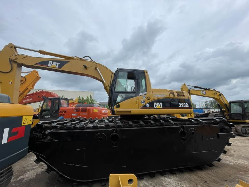 Caterpillar 320CL - Pelle: photos 1 Caterpillar 320CL - Pelle: photos 1