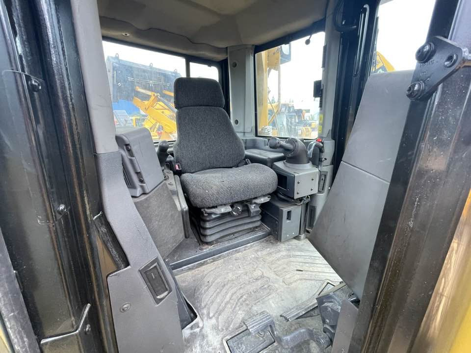 Caterpillar D8T - Bulldozer: photos 2 Caterpillar D8T - Bulldozer: photos 2