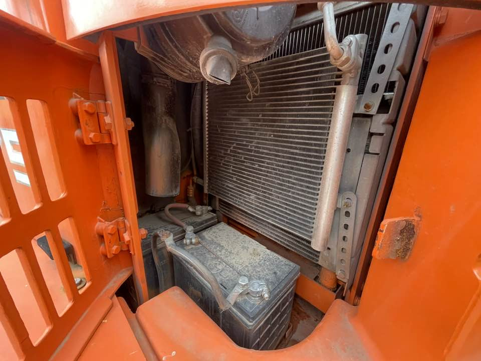 Hitachi ZAXIS 75 - Mini pelle: photos 4 Hitachi ZAXIS 75 - Mini pelle: photos 4