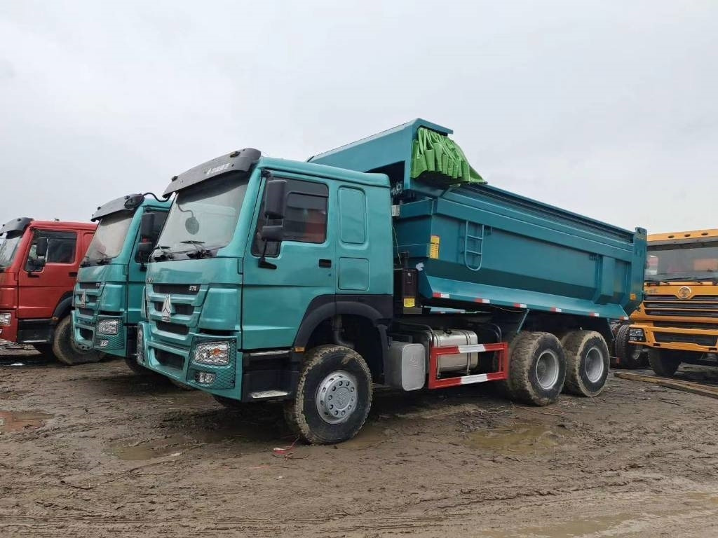 Howo 6X4  - Camion benne: photos 3 Howo 6X4  - Camion benne: photos 3