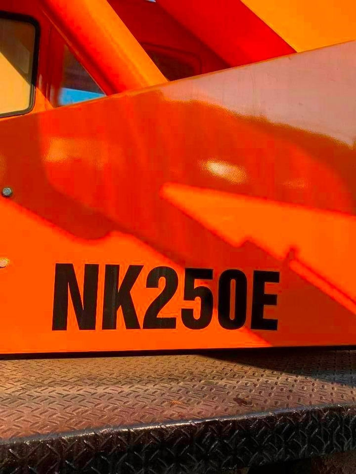 Grue tout-terrain Kato NK 250 E: photos 9