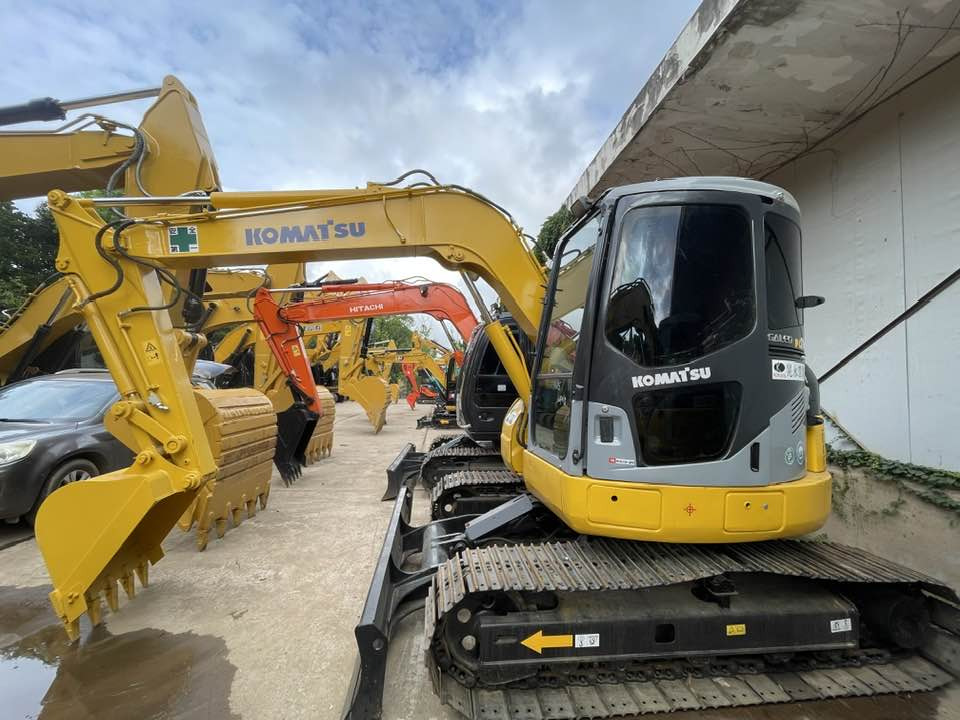 Komatsu PC78MR-6 - Mini pelle: photos 1 Komatsu PC78MR-6 - Mini pelle: photos 1