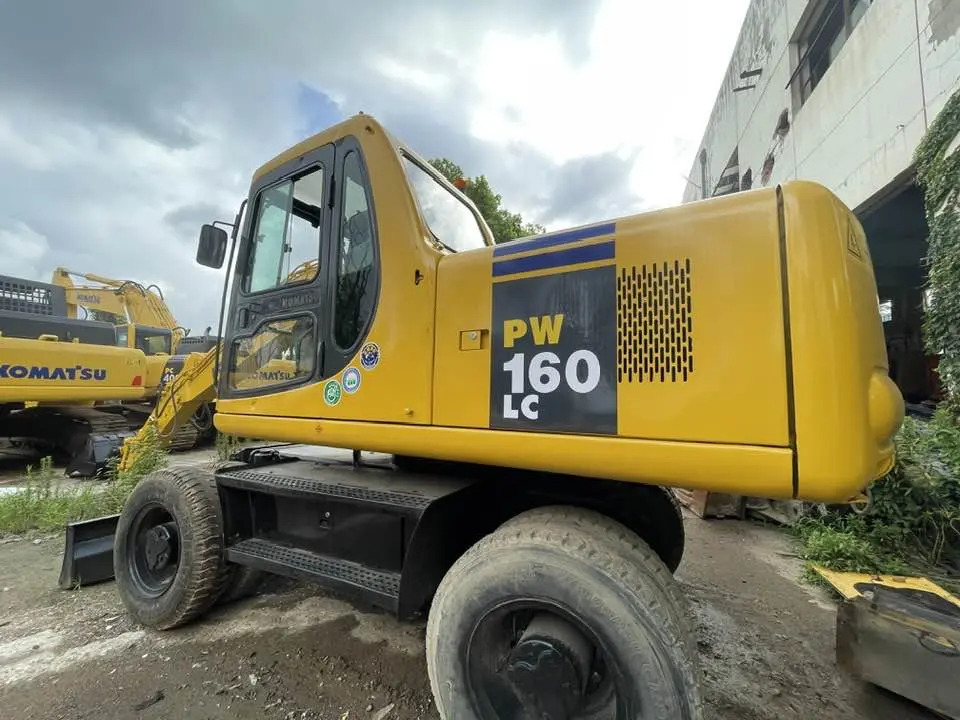 Pelle sur pneus Komatsu PW160-11: photos 6