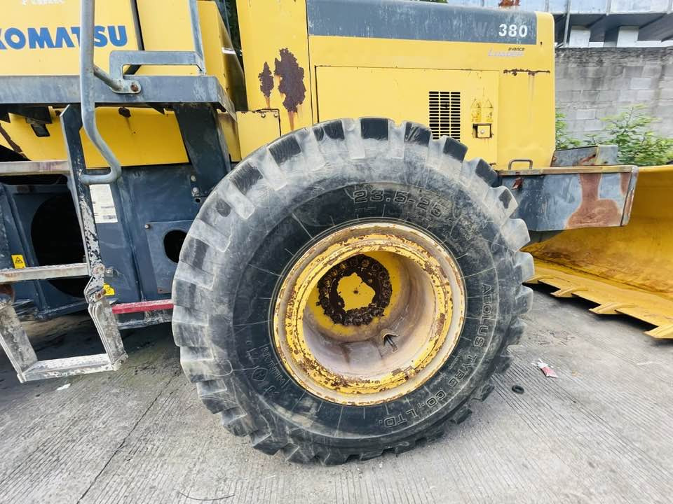Komatsu WA380 - Chargeuse sur pneus: photos 5 Komatsu WA380 - Chargeuse sur pneus: photos 5