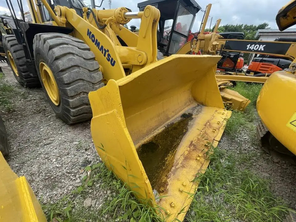 Komatsu WA470 - Chargeuse sur pneus: photos 5 Komatsu WA470 - Chargeuse sur pneus: photos 5
