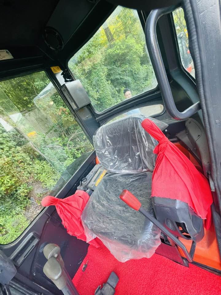 Kubota U35-4 - Mini pelle: photos 2 Kubota U35-4 - Mini pelle: photos 2