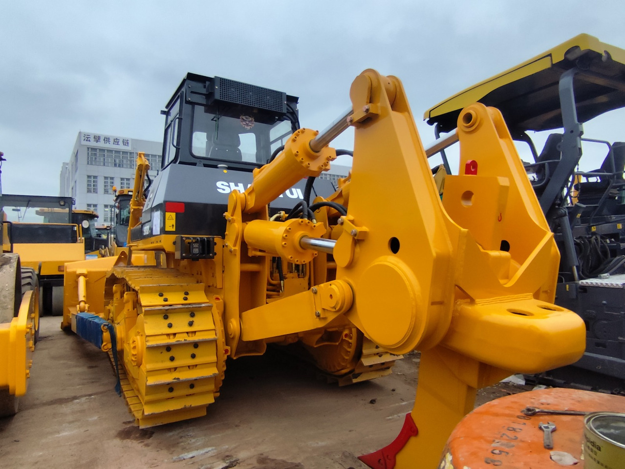 SHANTUI SD32 - Bulldozer: photos 1 SHANTUI SD32 - Bulldozer: photos 1