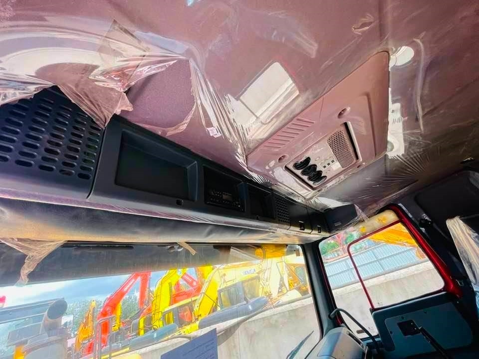 Sinotruk 371  - Camion benne: photos 5 Sinotruk 371  - Camion benne: photos 5