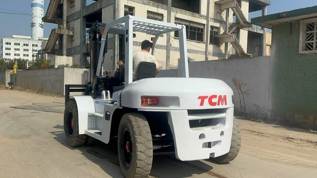 TCM FD 100 Z8 - Chariot télescopique: photos 4 TCM FD 100 Z8 - Chariot télescopique: photos 4