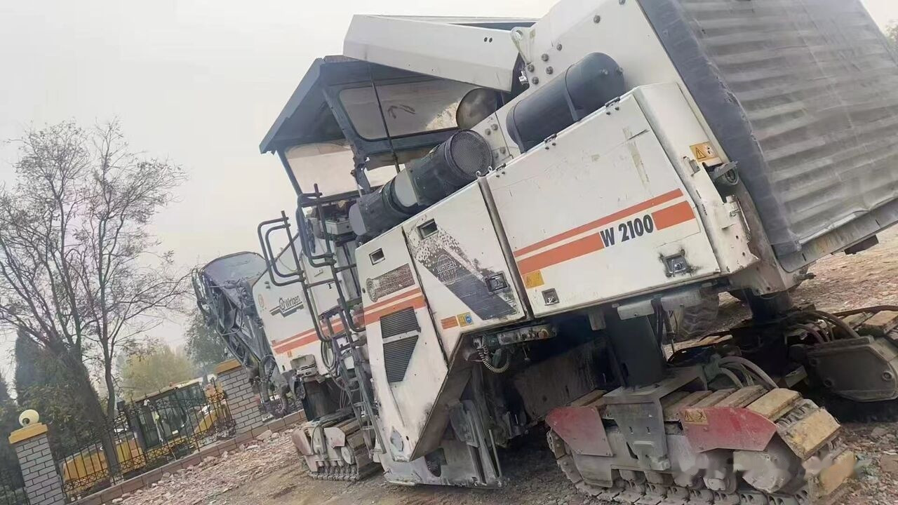 Wirtgen W2100 - Fraiseuse à froid: photos 4 Wirtgen W2100 - Fraiseuse à froid: photos 4