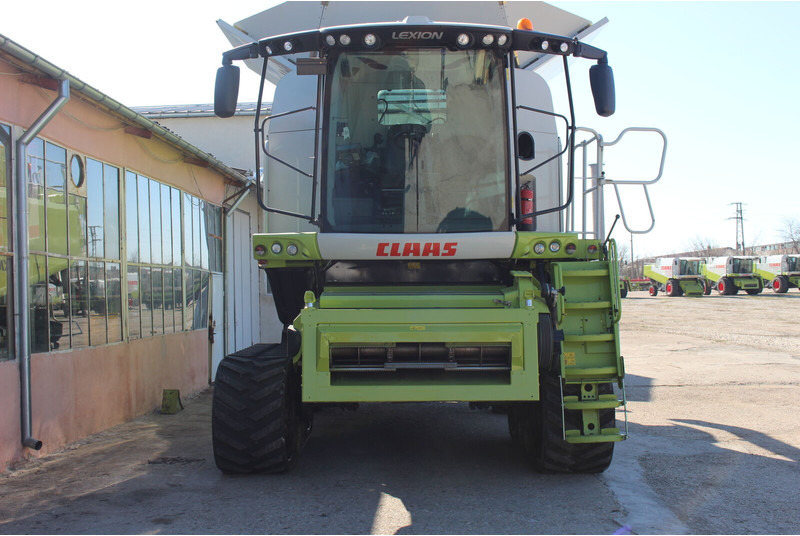 Claas Lexion 770 TT - Moissonneuse-batteuse: photos 1 Claas Lexion 770 TT - Moissonneuse-batteuse: photos 1