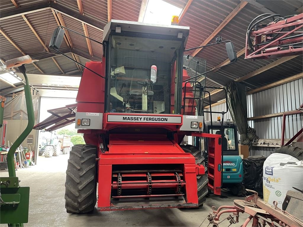 Massey Ferguson MF 30 MEJETÆRSKER - Moissonneuse-batteuse: photos 1 Massey Ferguson MF 30 MEJETÆRSKER - Moissonneuse-batteuse: photos 1