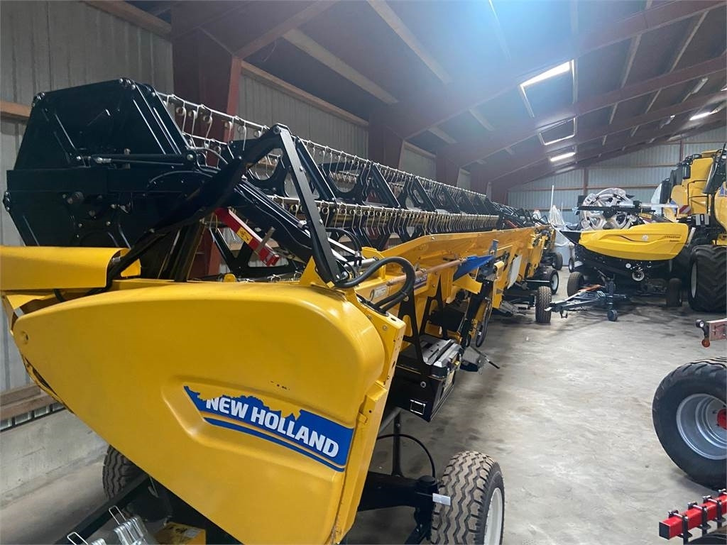 New Holland CR9.90 ST.V EU AMEA - Moissonneuse-batteuse: photos 3 New Holland CR9.90 ST.V EU AMEA - Moissonneuse-batteuse: photos 3