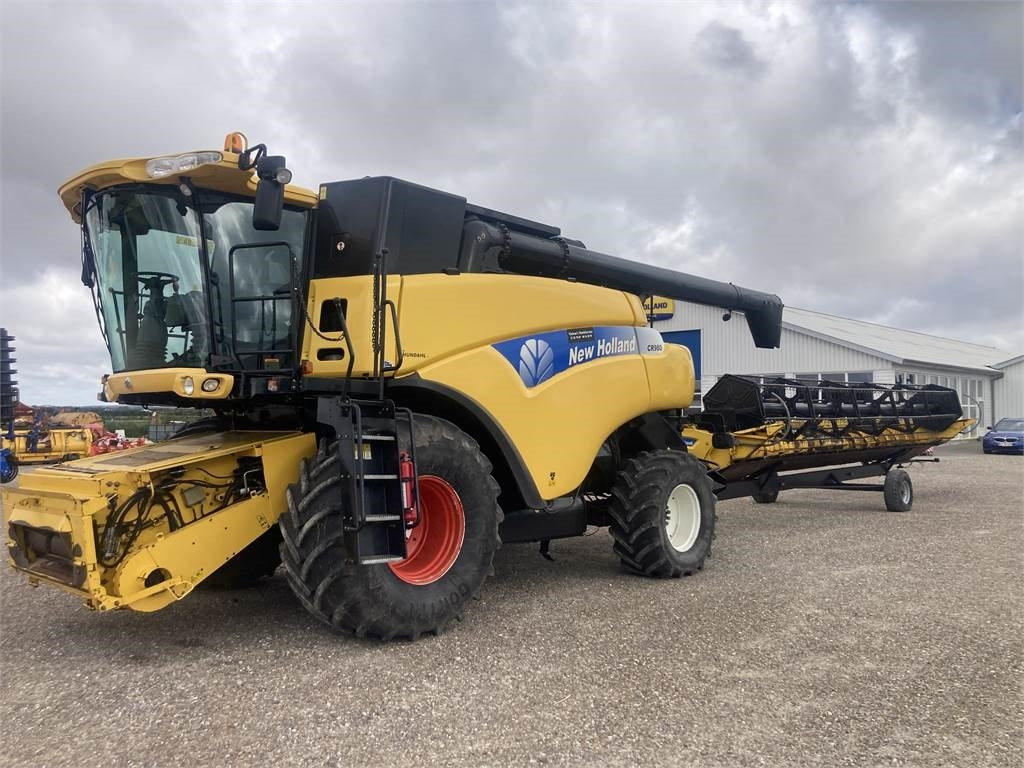New Holland CR980SLH - Moissonneuse-batteuse: photos 5 New Holland CR980SLH - Moissonneuse-batteuse: photos 5