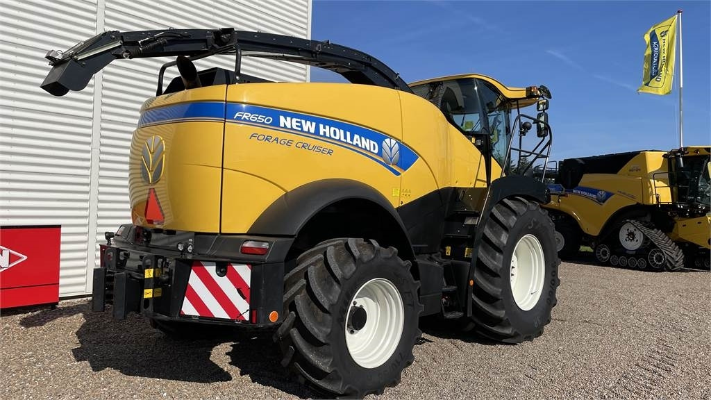 New Holland FR650 T4B - Ensileuse: photos 2 New Holland FR650 T4B - Ensileuse: photos 2