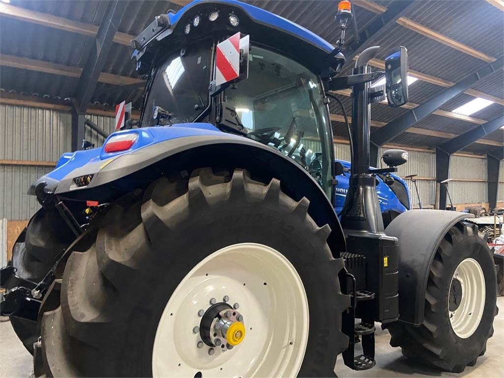 New Holland T7.300 AC NEWG - Tracteur agricole: photos 2 New Holland T7.300 AC NEWG - Tracteur agricole: photos 2