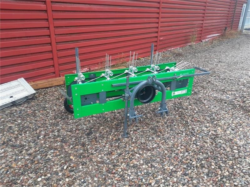 - - - HØ VENDER - Accessoire pour Tracteur communal: photos 2 - - - HØ VENDER - Accessoire pour Tracteur communal: photos 2