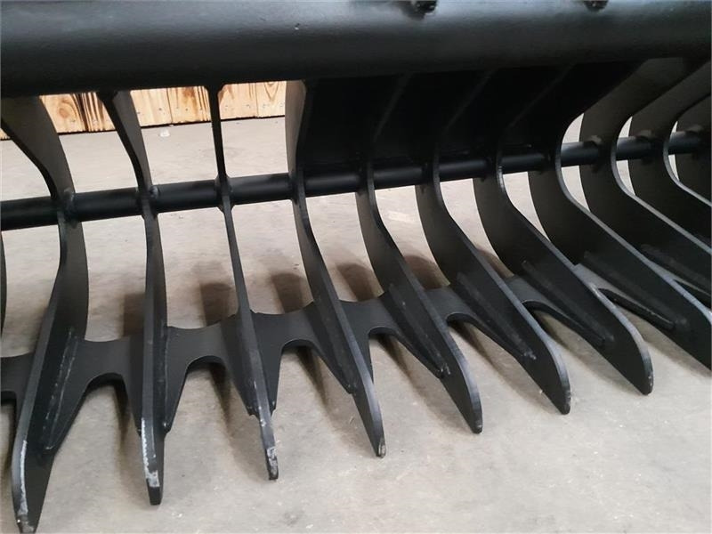 - Godet pour Engins de chantier: photos 4 - Godet pour Engins de chantier: photos 4