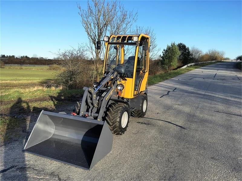 Eurotrac W11 Lav tårn og førerhus - Valet de ferme: photos 2 Eurotrac W11 Lav tårn og førerhus - Valet de ferme: photos 2