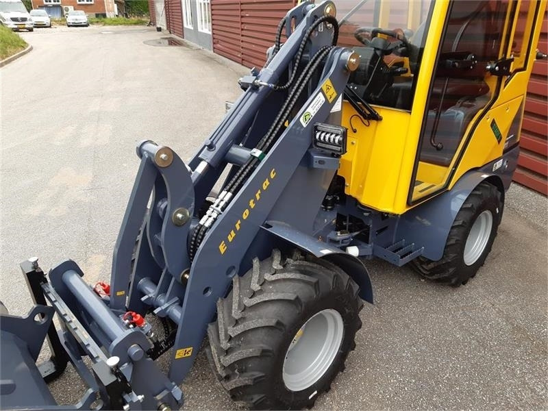 Eurotrac W11 w11 lang arm førehus  - Valet de ferme: photos 3 Eurotrac W11 w11 lang arm førehus  - Valet de ferme: photos 3