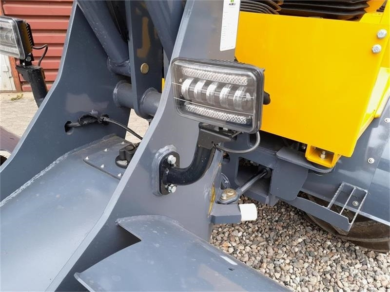 Valet de ferme Eurotrac W12: photos 15