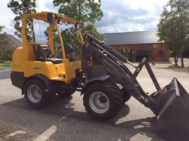Eurotrac W12 - Valet de ferme: photos 4 Eurotrac W12 - Valet de ferme: photos 4