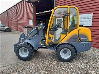 Eurotrac W12S med førerhus, skovl og gafler - Chargeuse sur pneus: photos 1 Eurotrac W12S med førerhus, skovl og gafler - Chargeuse sur pneus: photos 1