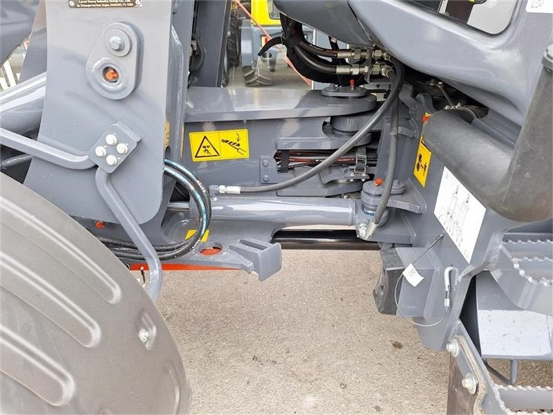 Chargeuse sur pneus Eurotrac WL18: photos 9