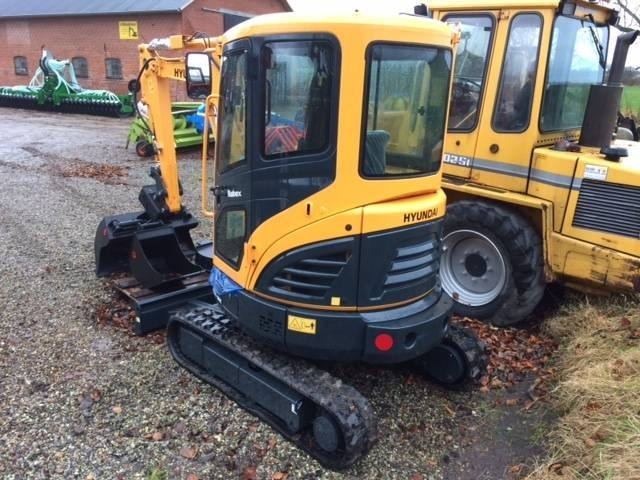 Hyundai R25 AK - Mini pelle: photos 2 Hyundai R25 AK - Mini pelle: photos 2