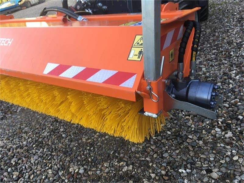 - - - J-Maskiner 180 kost - Brosse: photos 3 - - - J-Maskiner 180 kost - Brosse: photos 3