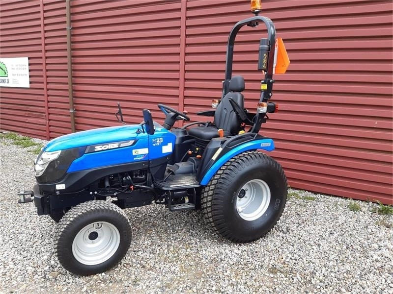 Solis 26 hst - Tracteur communal: photos 1 Solis 26 hst - Tracteur communal: photos 1